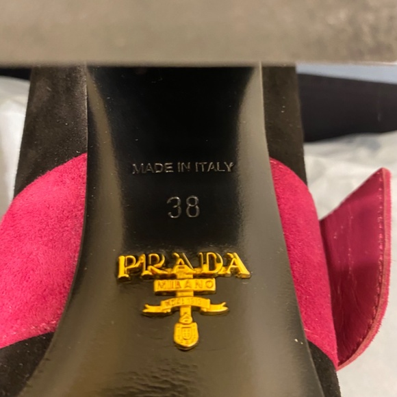 Gorgeous! PRADA Suede Button Pumps🌺 - Picture 12 of 14